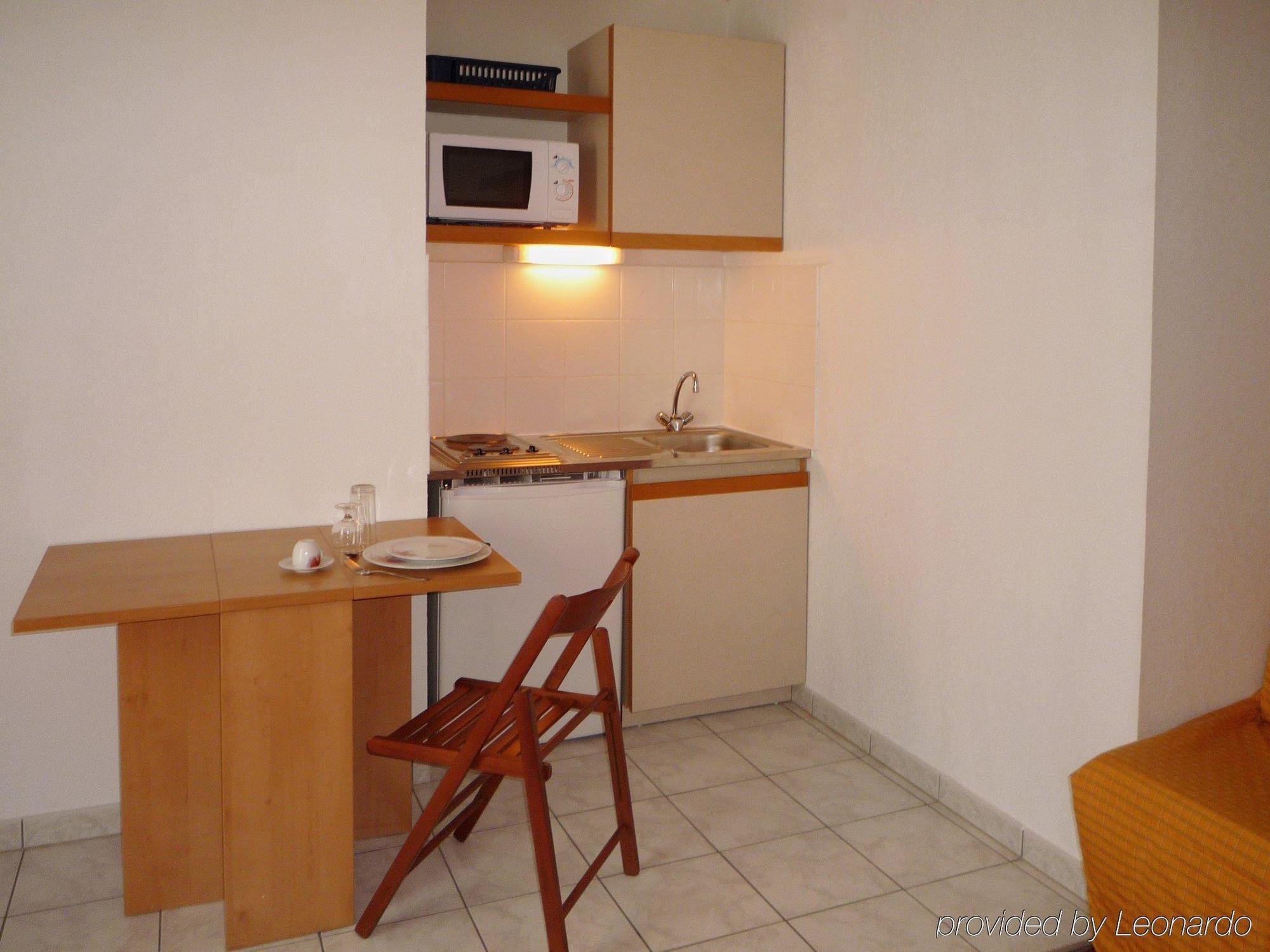 Sejours & Affaires Nantes La Beaujoire Aparthotel Szoba fotó